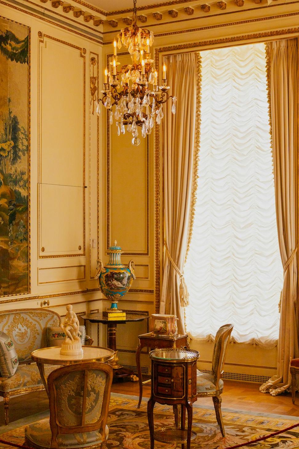 Executive Zythron Suite